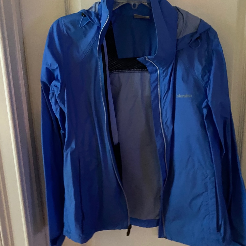 Blue Columbia windbreaker size Medium